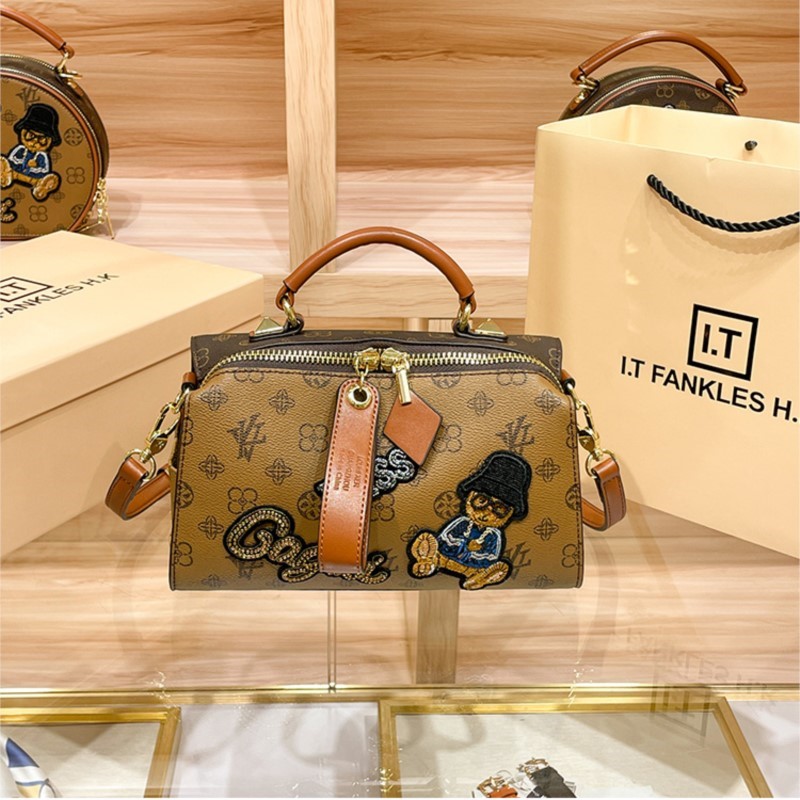 Women Bags Trend 2025 - Light luxury brand women's handbag 2025