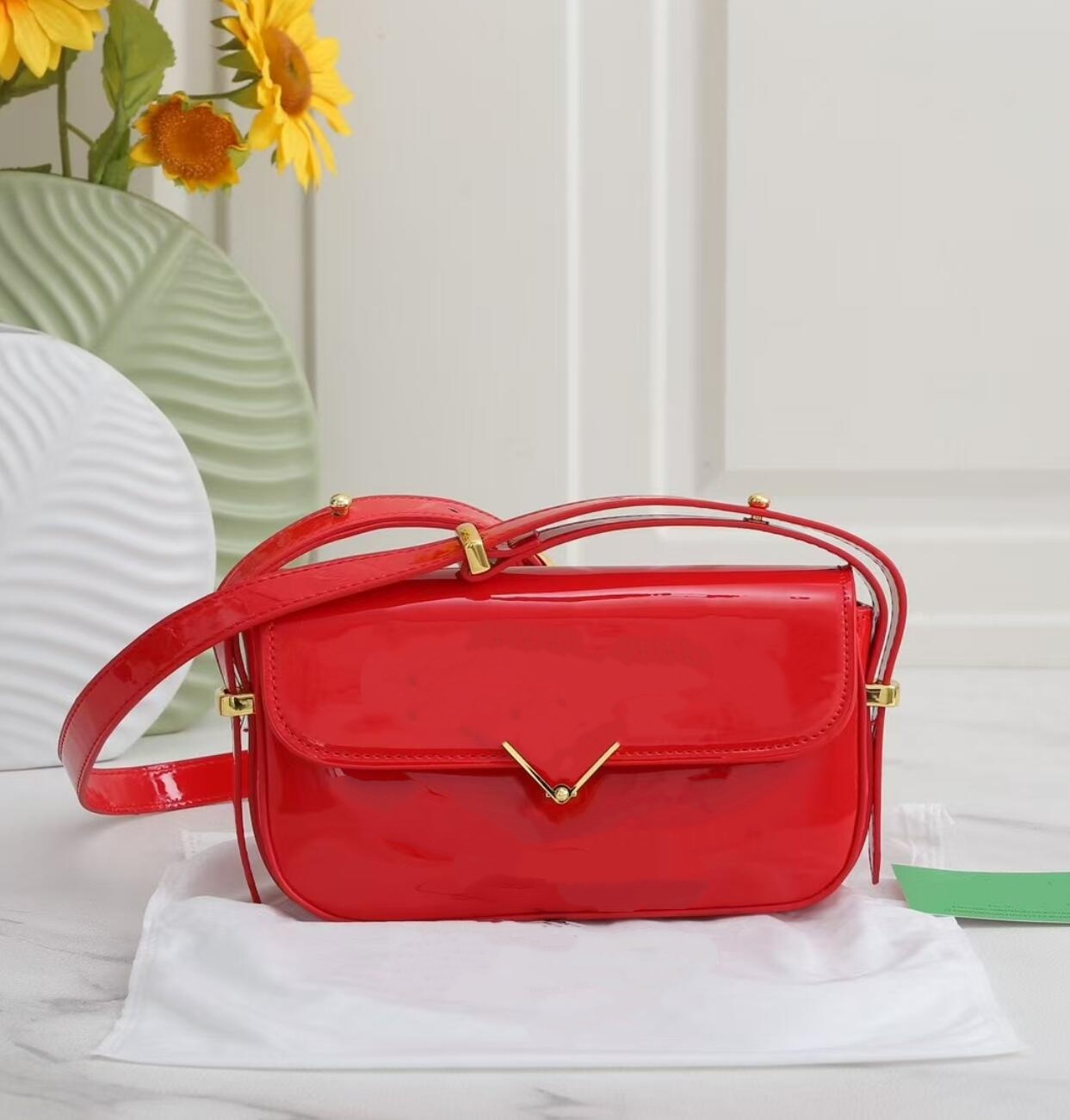 High-Quality Black Leather Tot - Top Handle Structured review and price
