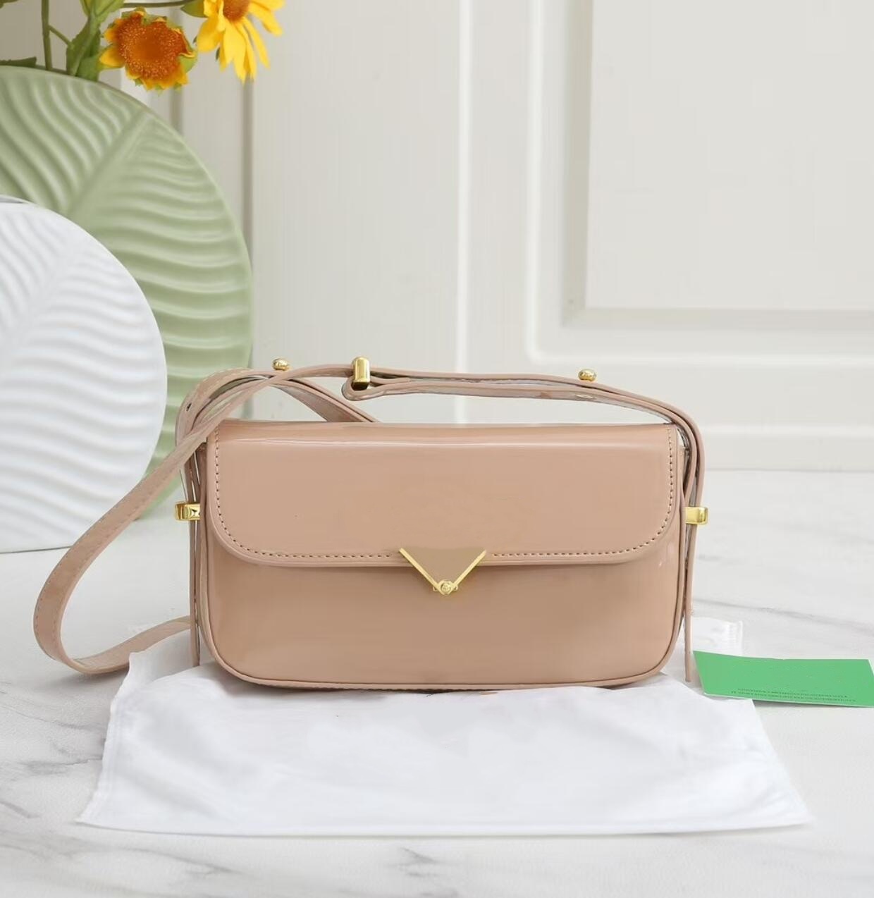 High-Quality Black Leather Tot - Top Handle Structured review and price